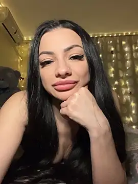 Layana_Ro Adlı Modelin Canlı XXX Sohbeti