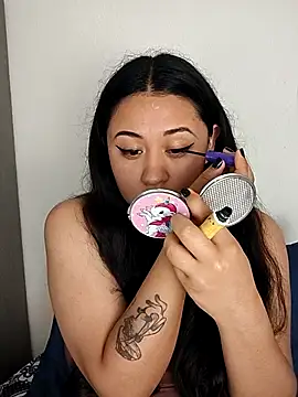 _MayaOniOni_ Chat XXX in diretta