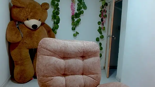 soofia_1609 webcam show