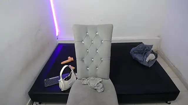 Naomy_Reiden Live XXX-chat