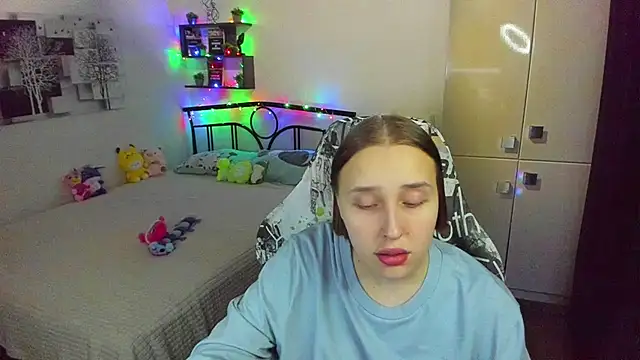 CrazyBitchInLace   – Naživo XXX chat