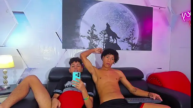 Spicy_guys' Webcam Show