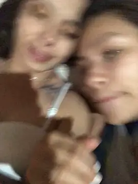 3littles: διαδικτυακό σόου στην κάμερα