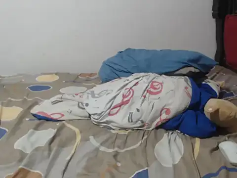 bull_blackponse Show in webcam