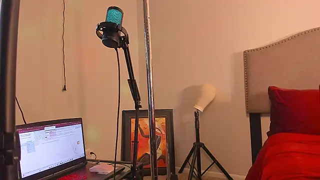 yiauana 在線直播表演