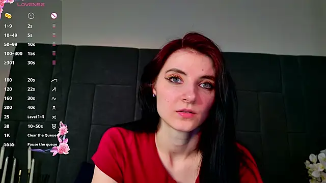 NicoleLuxe élő XXX-chatje