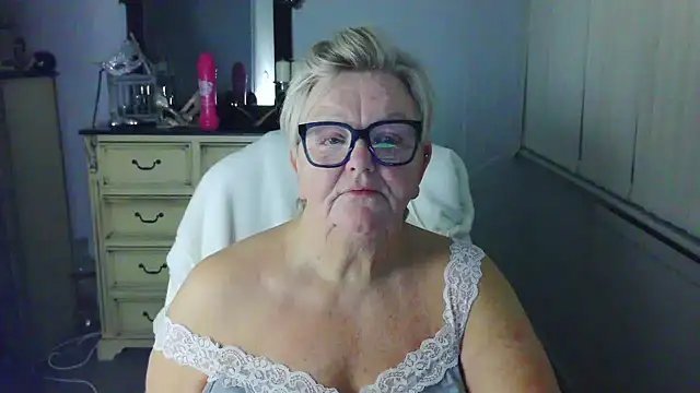 BridgetBlueEyes' Webcam Show