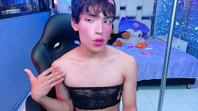 Show modela AlecciaNova na web-kameri