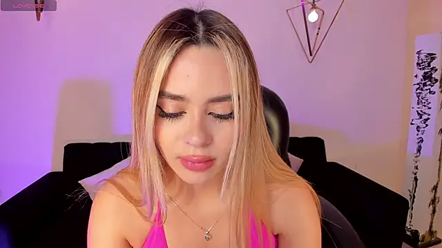 JuanitaClay: онлайн-секс-чат