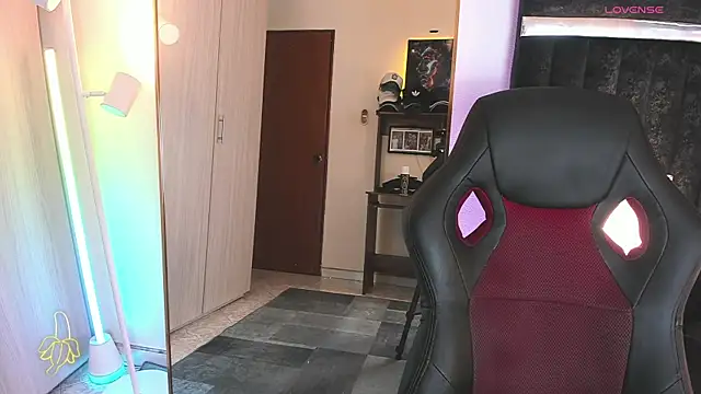 Онлайн чат XXX ItsMeEros