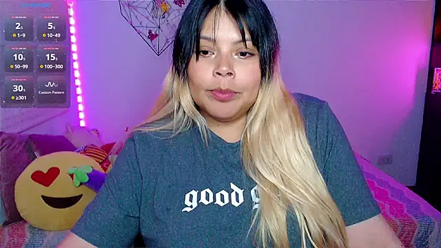 XXX chat uživo modela EllieMoonX