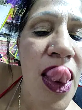 Show de Edged_Hot69 na webcam