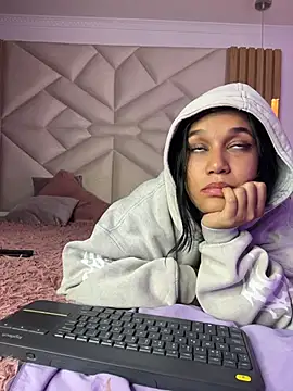 coraline_vera Adlı Modelin Canlı XXX Sohbeti