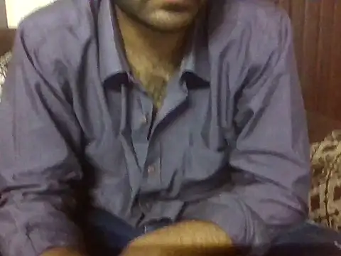 lucknowguy élő XXX-chatje