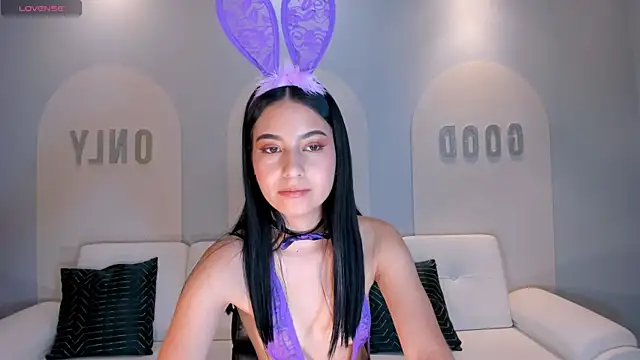 LucieMartin 即時 XXX 聊天