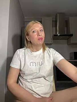 Kittie_Valentine Live XXX Chat