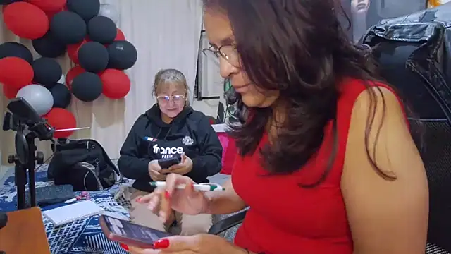 Онлайн чат XXX nicoltatiana_