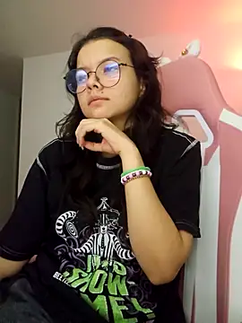 azumiichan Adlı Modelin Canlı XXX Sohbeti