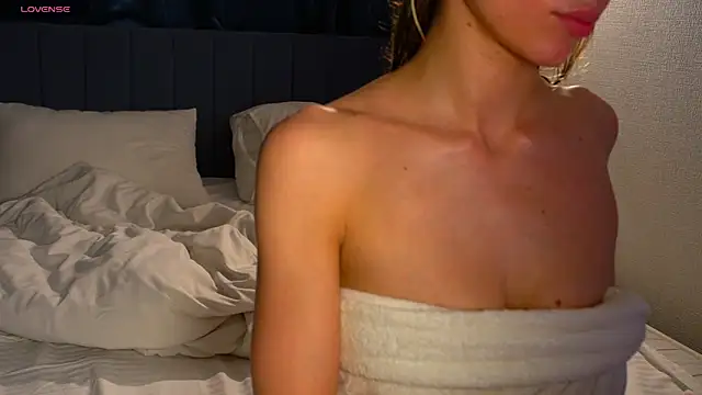 Danielle_Thomas live XXX chat