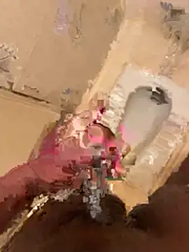 Crazyworldqueenking: διαδικτυακό σόου στην κάμερα