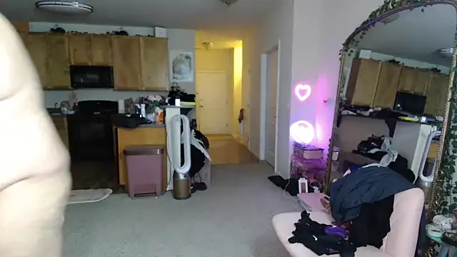 Pokazy przed kamerką – BigBearforCuddles