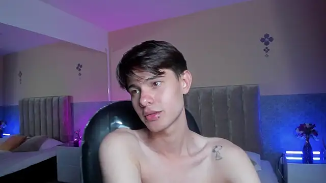 Derek_Sinn লাইভ XXX চ্যাট