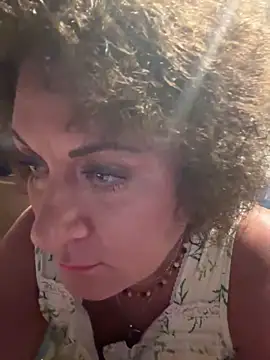 Chat +18 de SuzyCatzz ao vivo