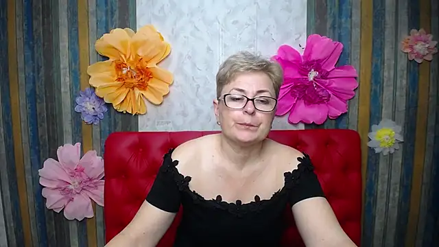 EmiliaGree: онлайн-секс-чат