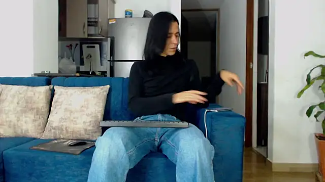 Ferotic_SexAddict Show Webcam