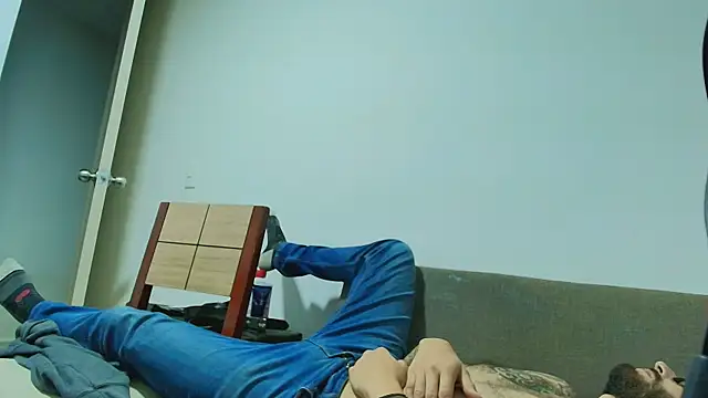 thomas_gun লাইভ XXX চ্যাট