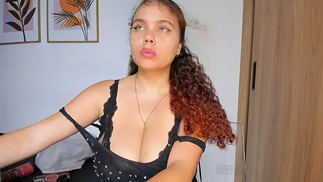 Bloom_Noor Chat XXX in diretta