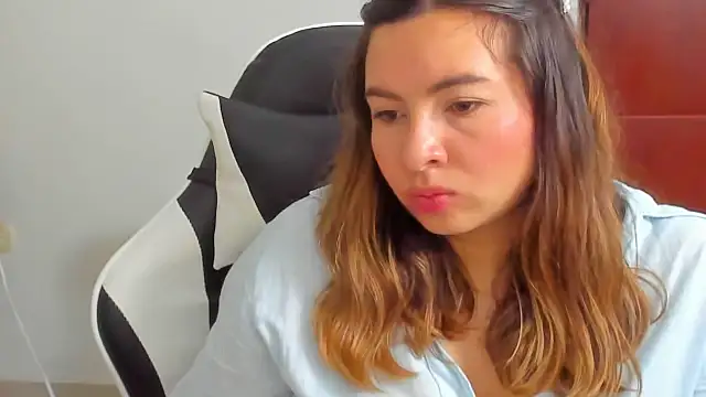 __Emma__11__Lecat_ Chat XXX live