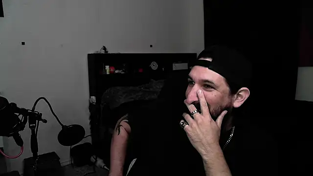 DevilPup75_のライブXXXチャット