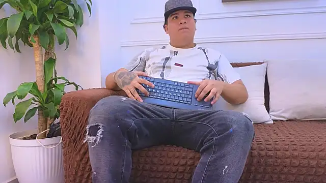 Czat XXX na żywo – Naim_Bennetsex