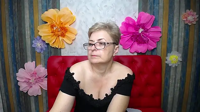 EmiliaGree live XXX chat