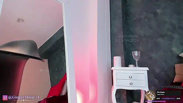 GingerMoon_ live XXX chat
