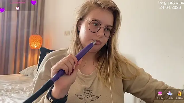 JacyWinslat Adlı Modelin Canlı XXX Sohbeti