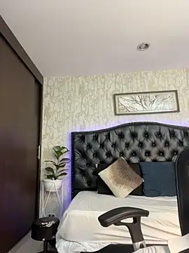 Chatroom XXX en direct de Lander_Cruz