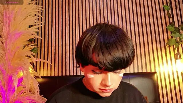 Hiddenhotcake 网络视讯表演