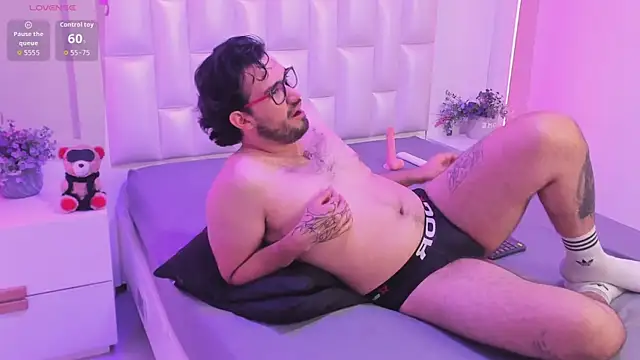 Chat XXX ao vivo de AdrianSith