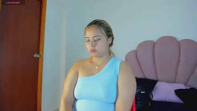 Živý XXX chat MikaelaStone