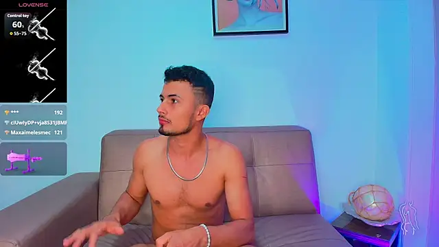 Valentiinoss: вебкам-шоу