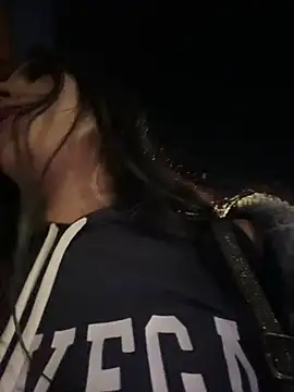 ariella_11 Adlı Modelin Canlı XXX Sohbeti