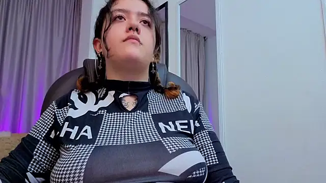 دردشة Niaa_Stark الجنسية المباشرة