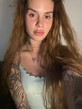 EmiliaCatalina 现场XXX聊天