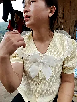 Cute-flowers Adlı Modelin Canlı XXX Sohbeti