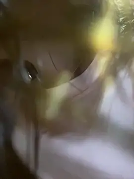 MiaJones21's Webcam Show