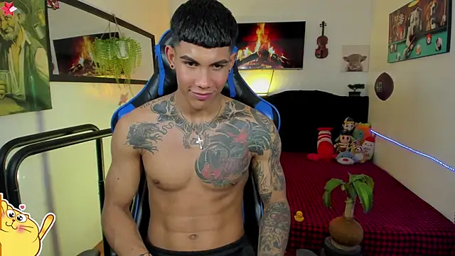 Damian_latinxxx Show in webcam