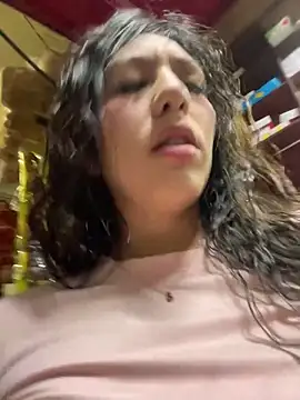 MiaJones21's Webcam Show