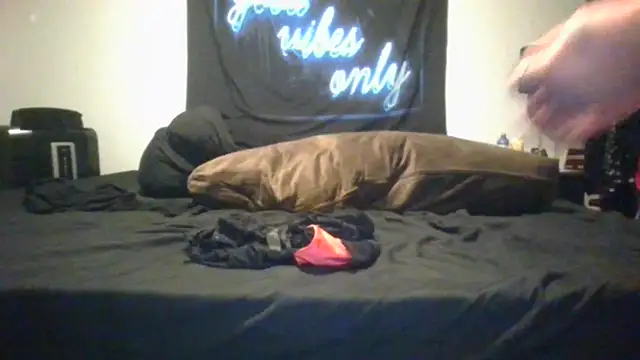 Yourfantasy1379's Webcam Show